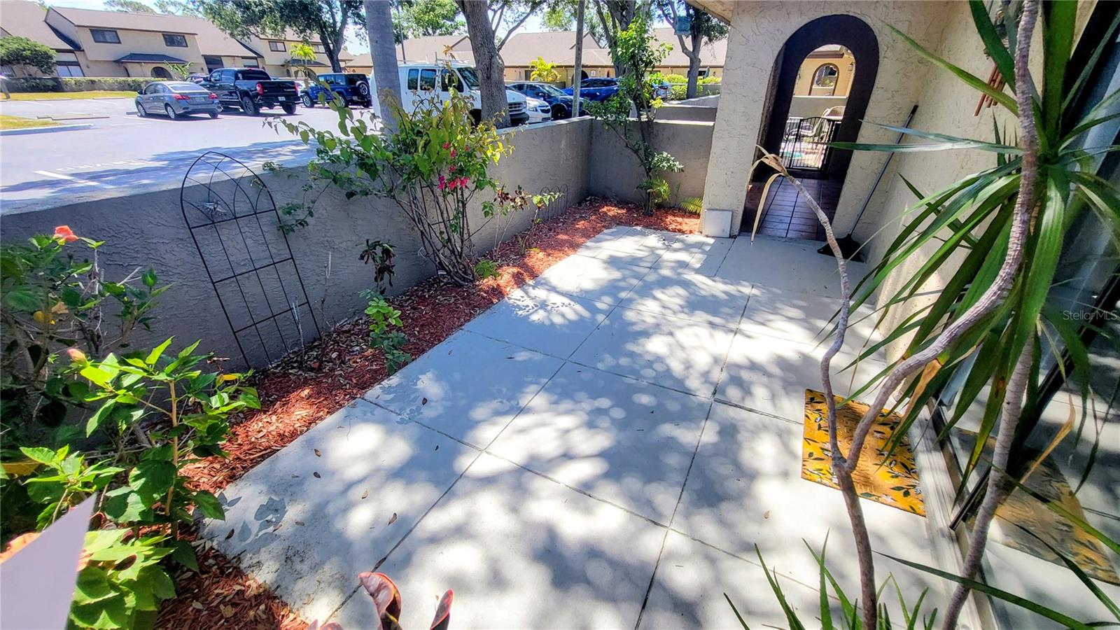 Image 3 of 40 For 6262 142nd Avenue N 905