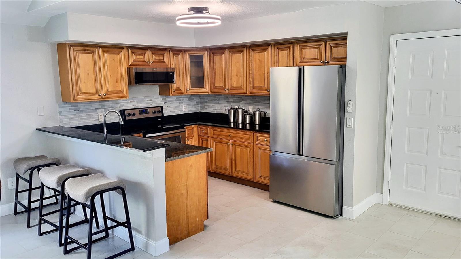 Image 6 of 40 For 6262 142nd Avenue N 905