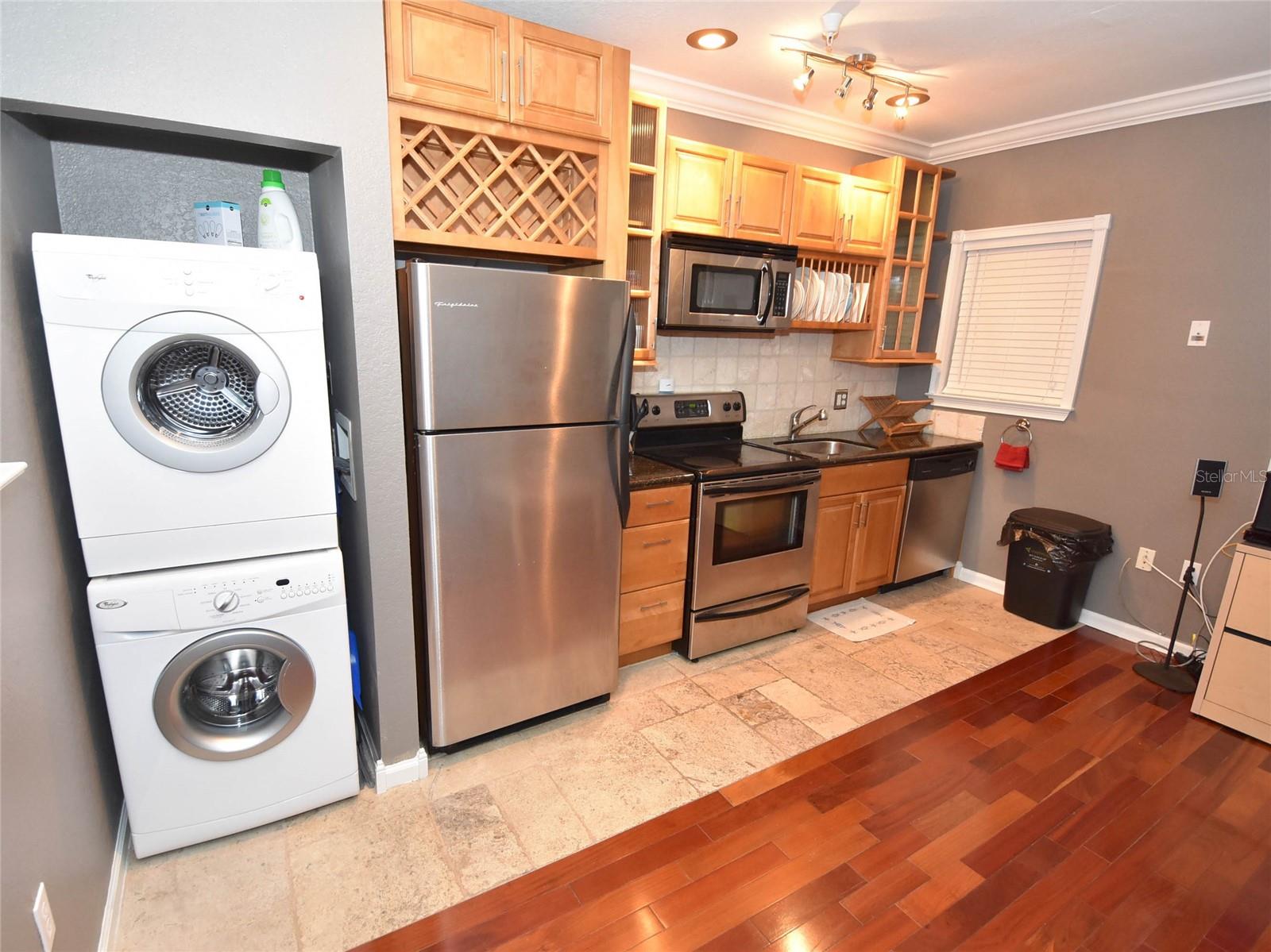 Image 5 of 15 For 201 6th Street S 203