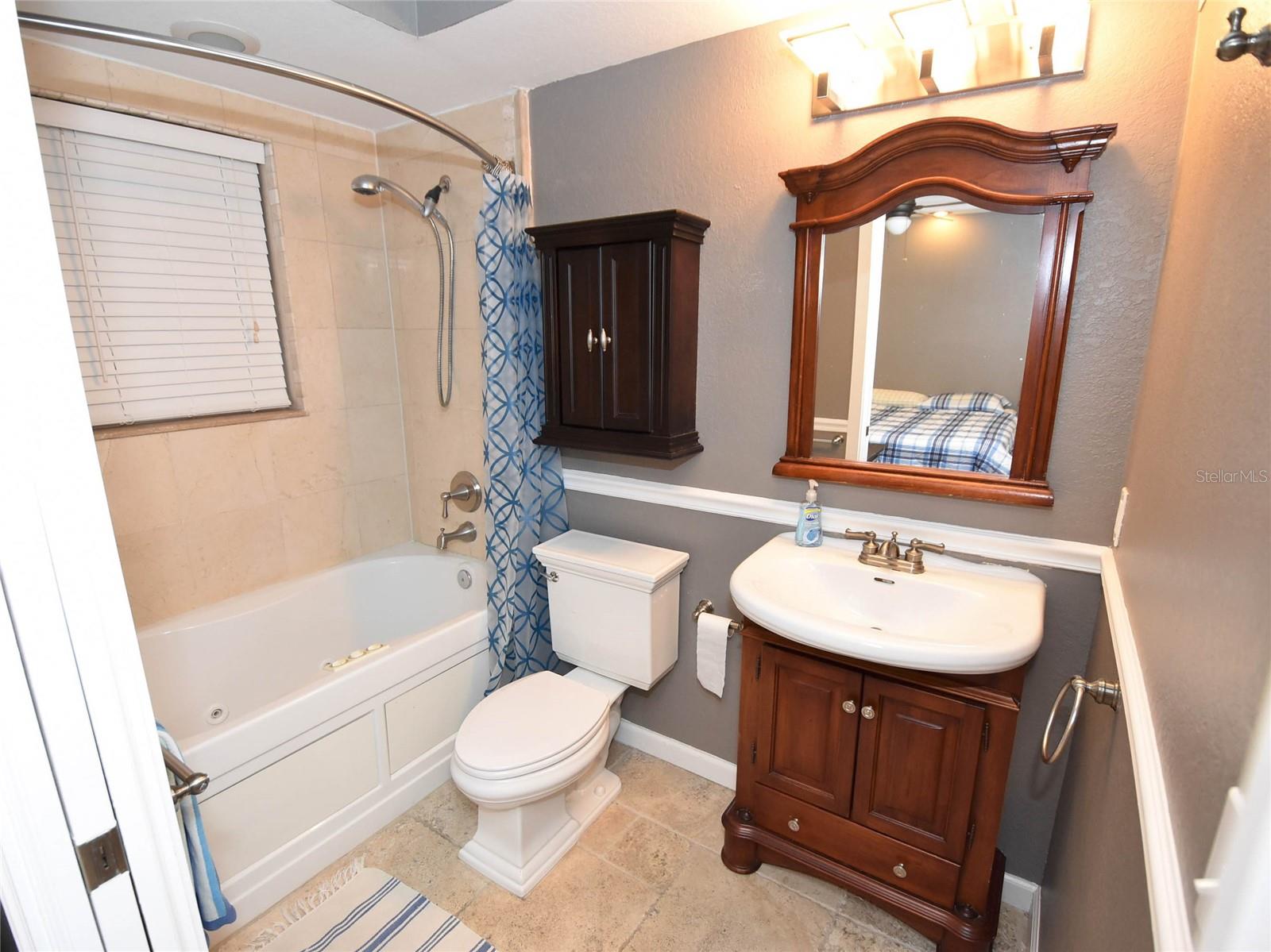 Image 8 of 15 For 201 6th Street S 203
