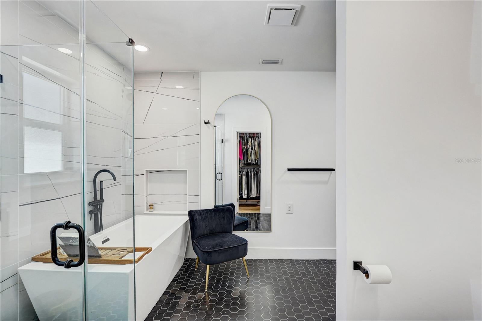 Image 23 of 42 For 265 96th Avenue N