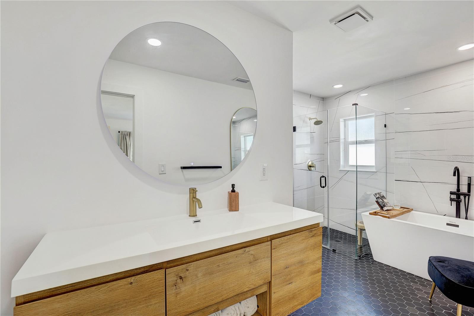 Image 24 of 42 For 265 96th Avenue N