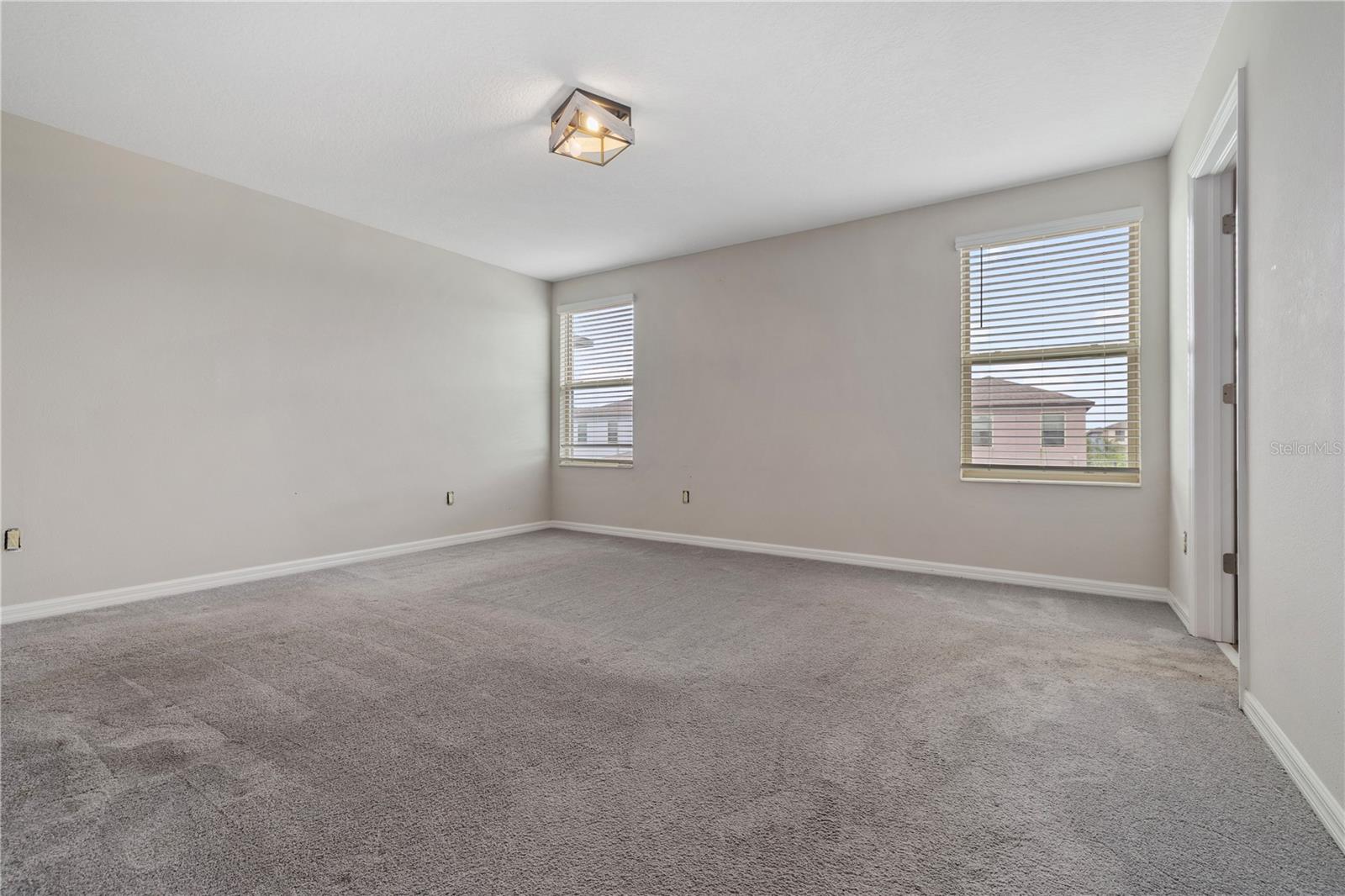 Listing photo id 12 for 7407 Rosy Periwinkle Court