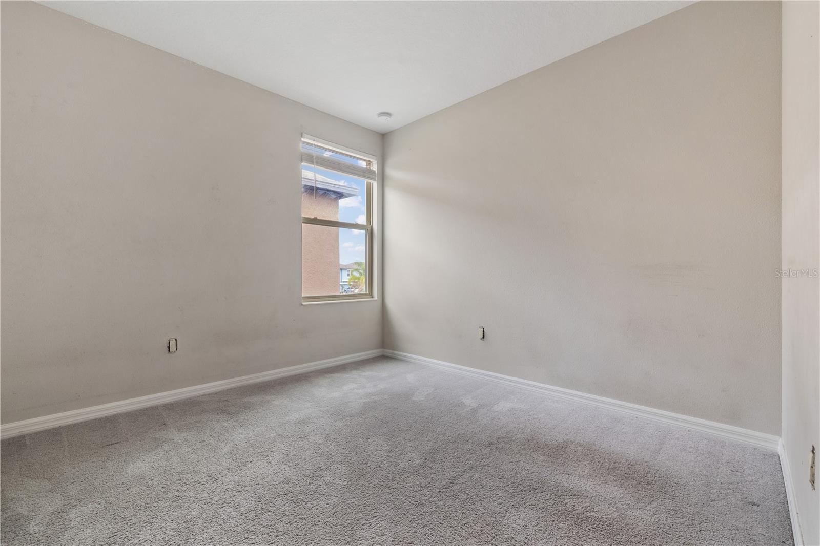 Listing photo id 15 for 7407 Rosy Periwinkle Court