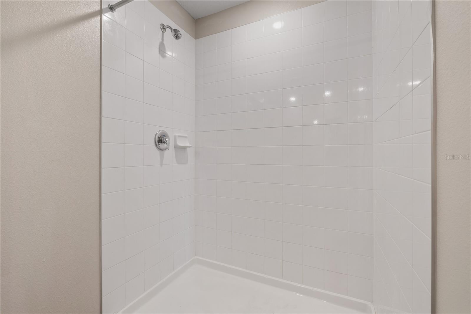 Listing photo id 18 for 7407 Rosy Periwinkle Court