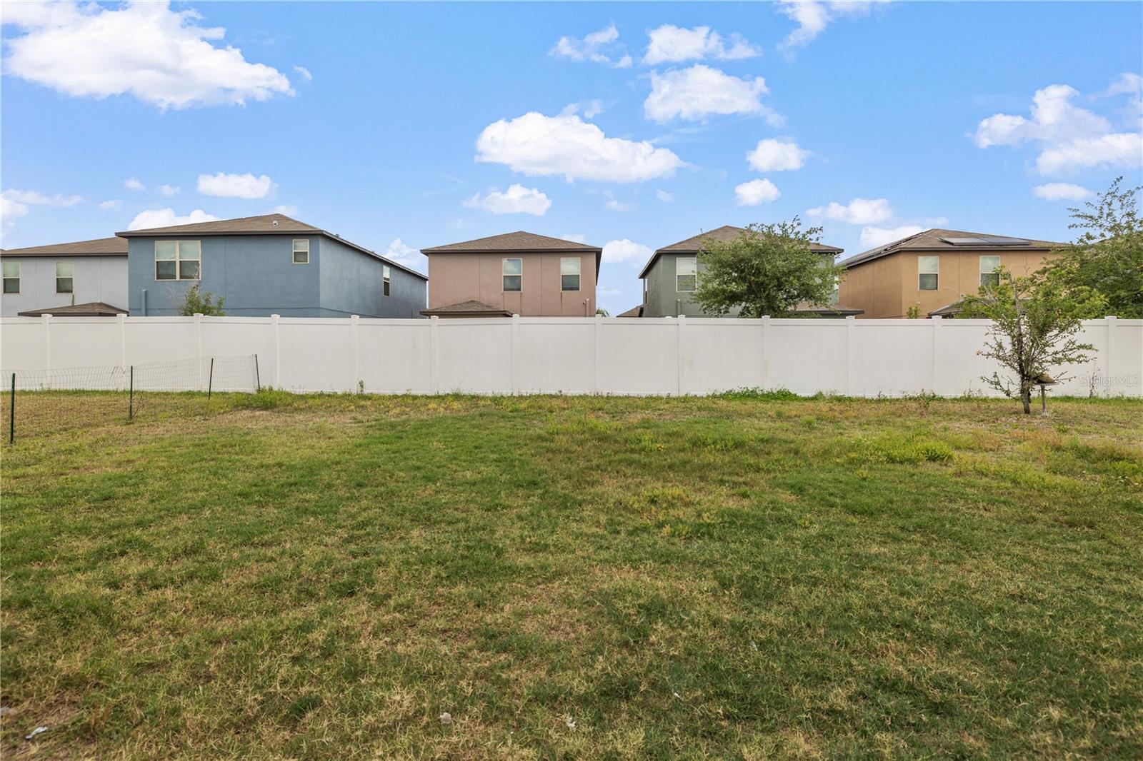 Listing photo id 22 for 7407 Rosy Periwinkle Court