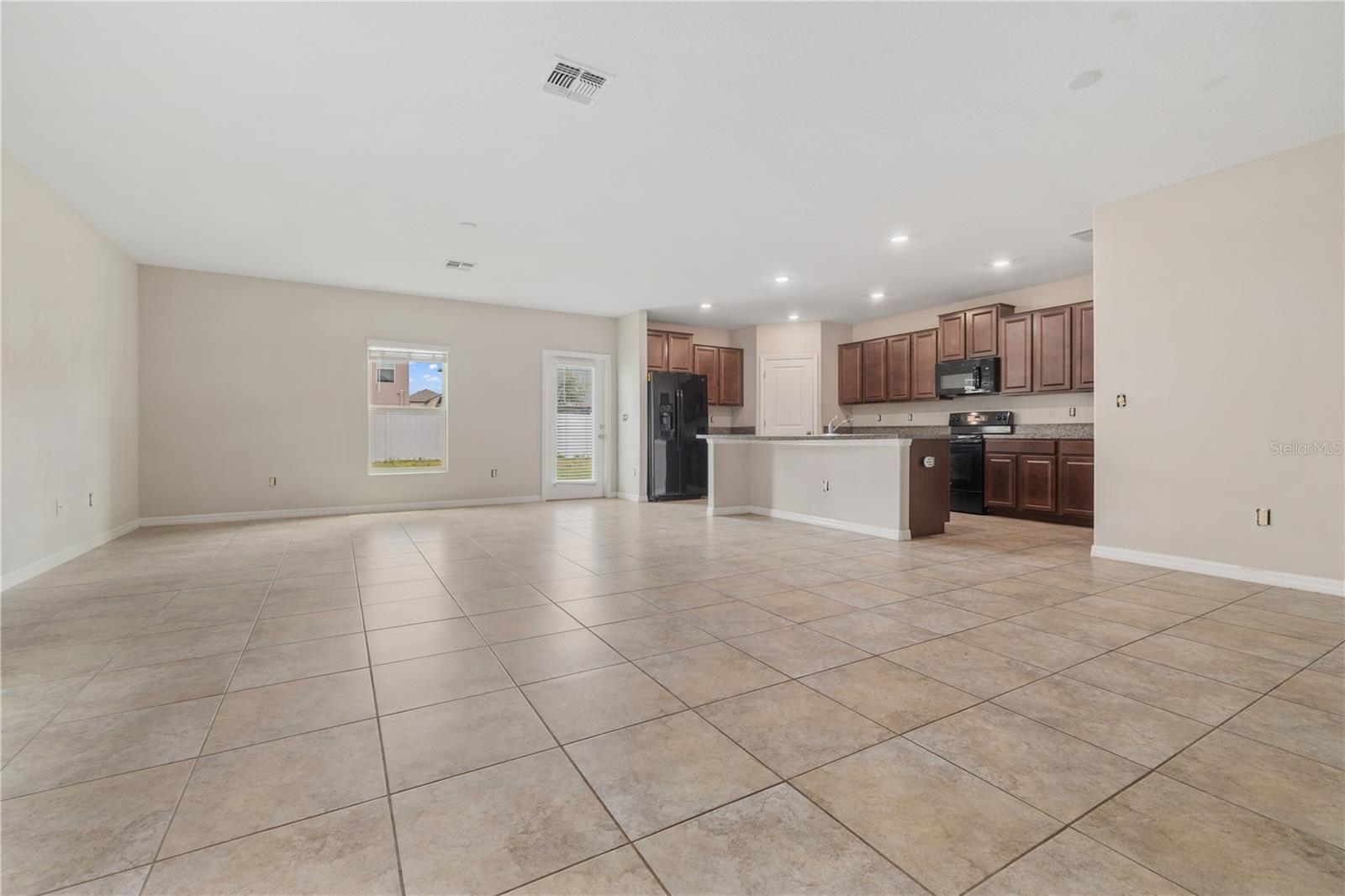 Listing photo id 1 for 7407 Rosy Periwinkle Court