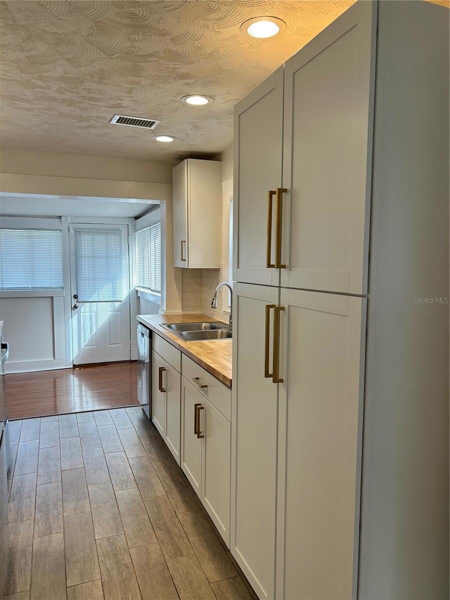 Image 10 of 25 For 2443 4th Avenue N