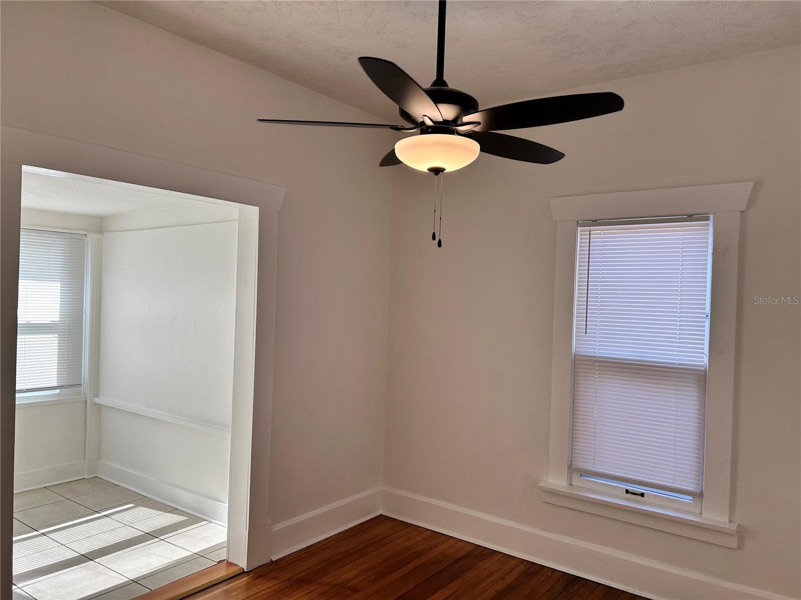 Image 5 of 25 For 2443 4th Avenue N