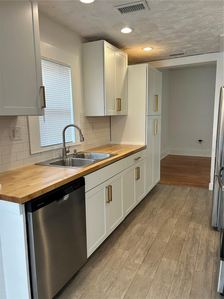 Image 8 of 25 For 2443 4th Avenue N