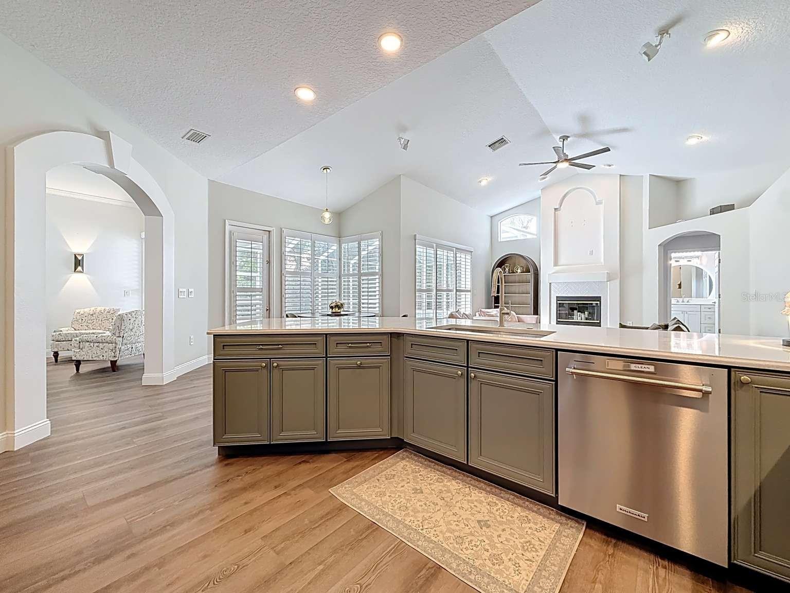 Image 16 of 53 For 4953 Pointe Circle