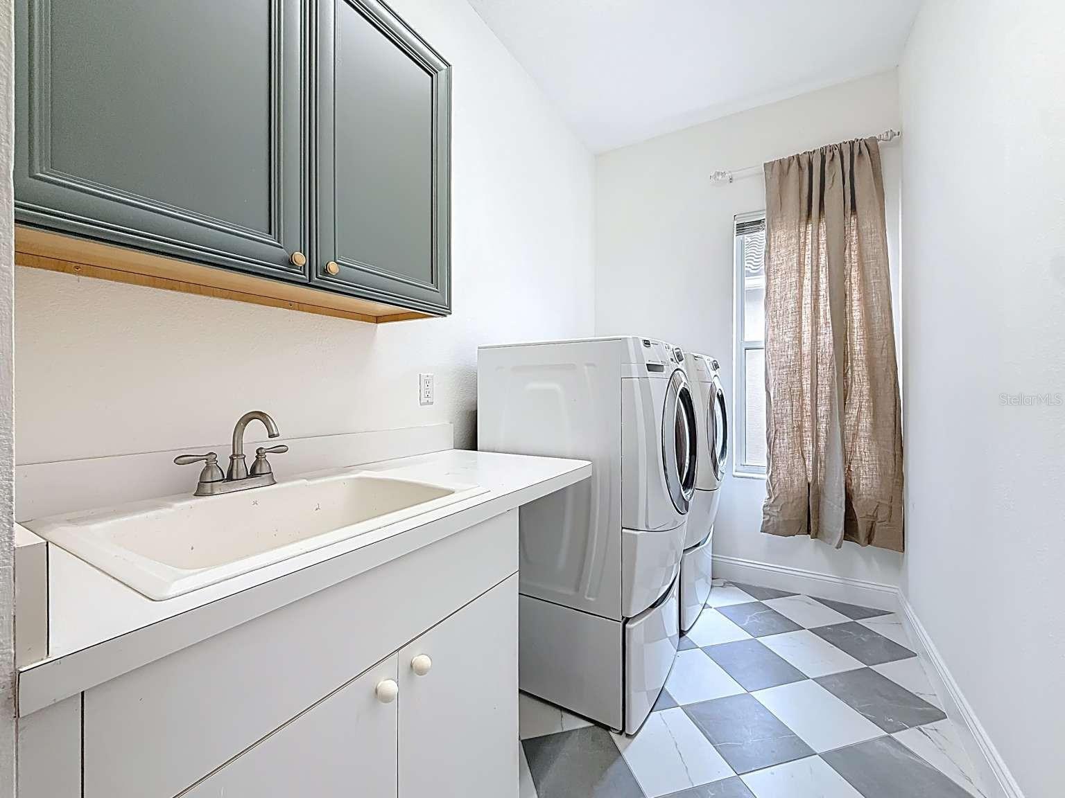 Image 40 of 53 For 4953 Pointe Circle