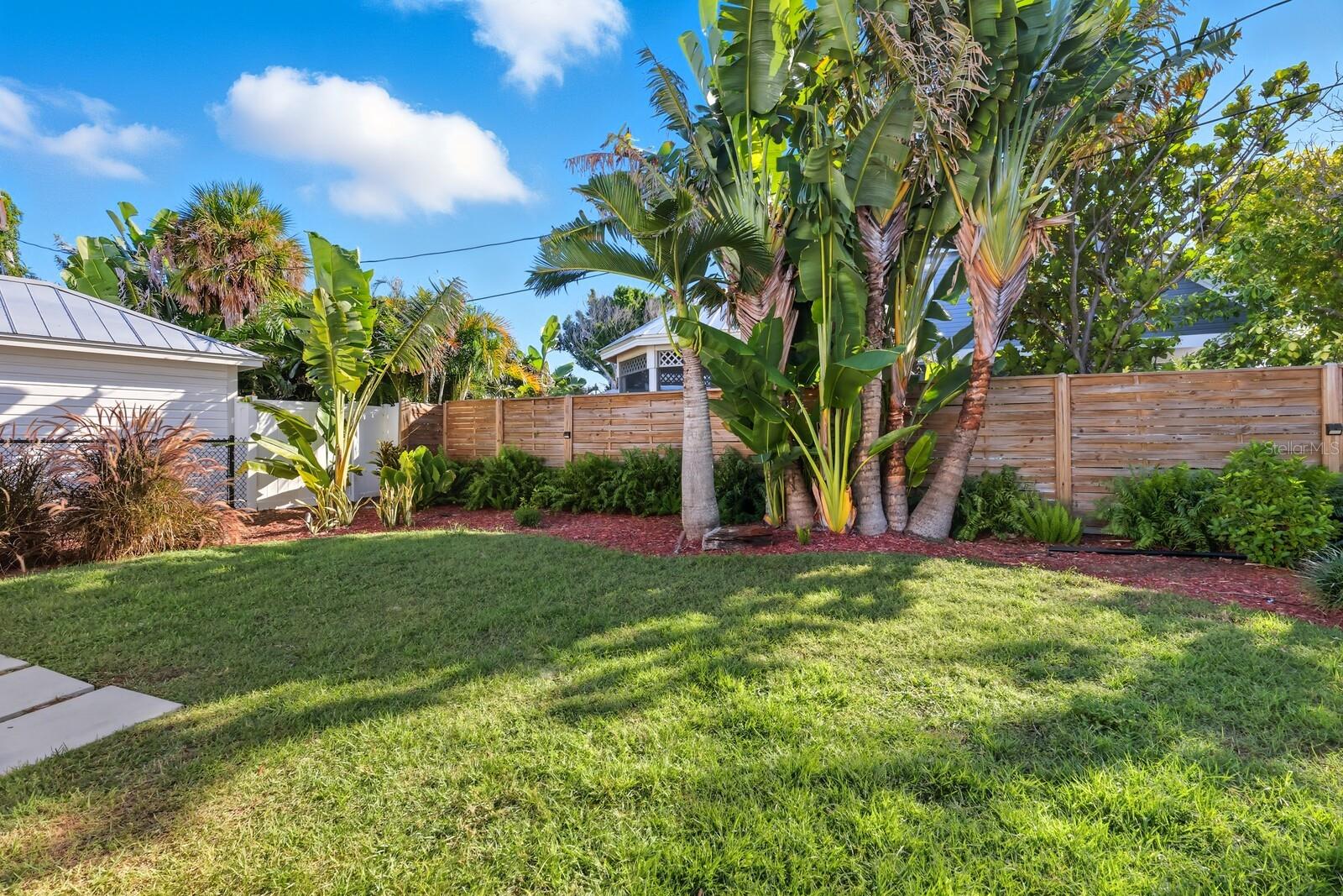 Image 33 of 40 For 340 Palm Avenue