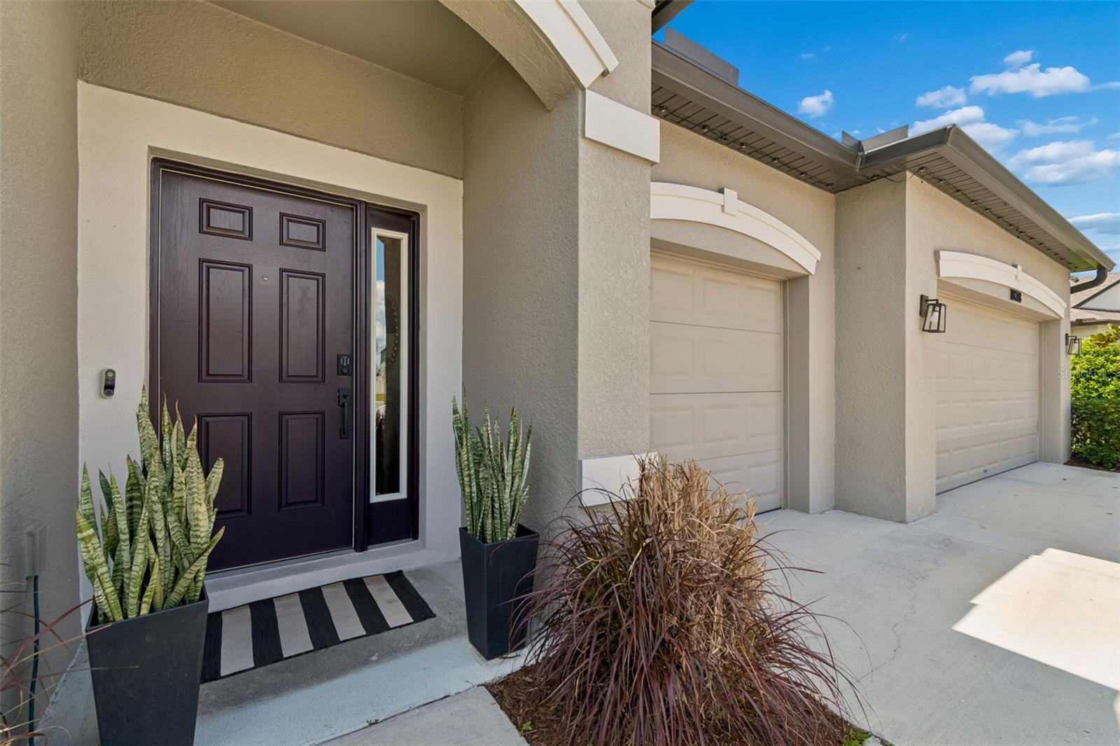 Listing photo id 8 for 18078 Romanesque Court