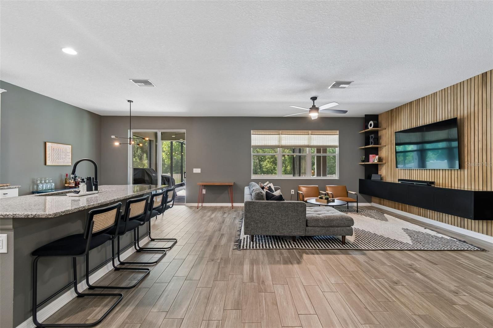 Listing photo id 14 for 18078 Romanesque Court