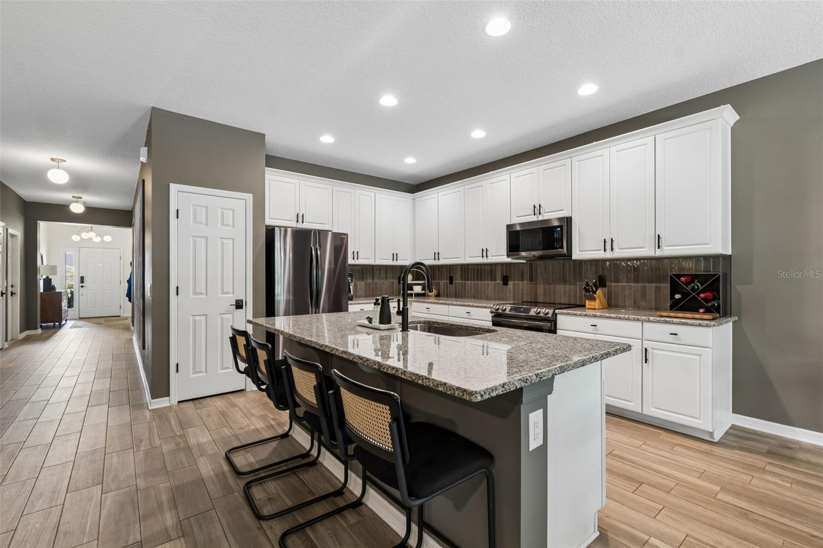 Listing photo id 18 for 18078 Romanesque Court