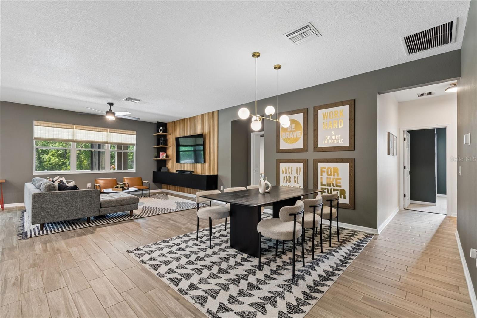 Listing photo id 1 for 18078 Romanesque Court