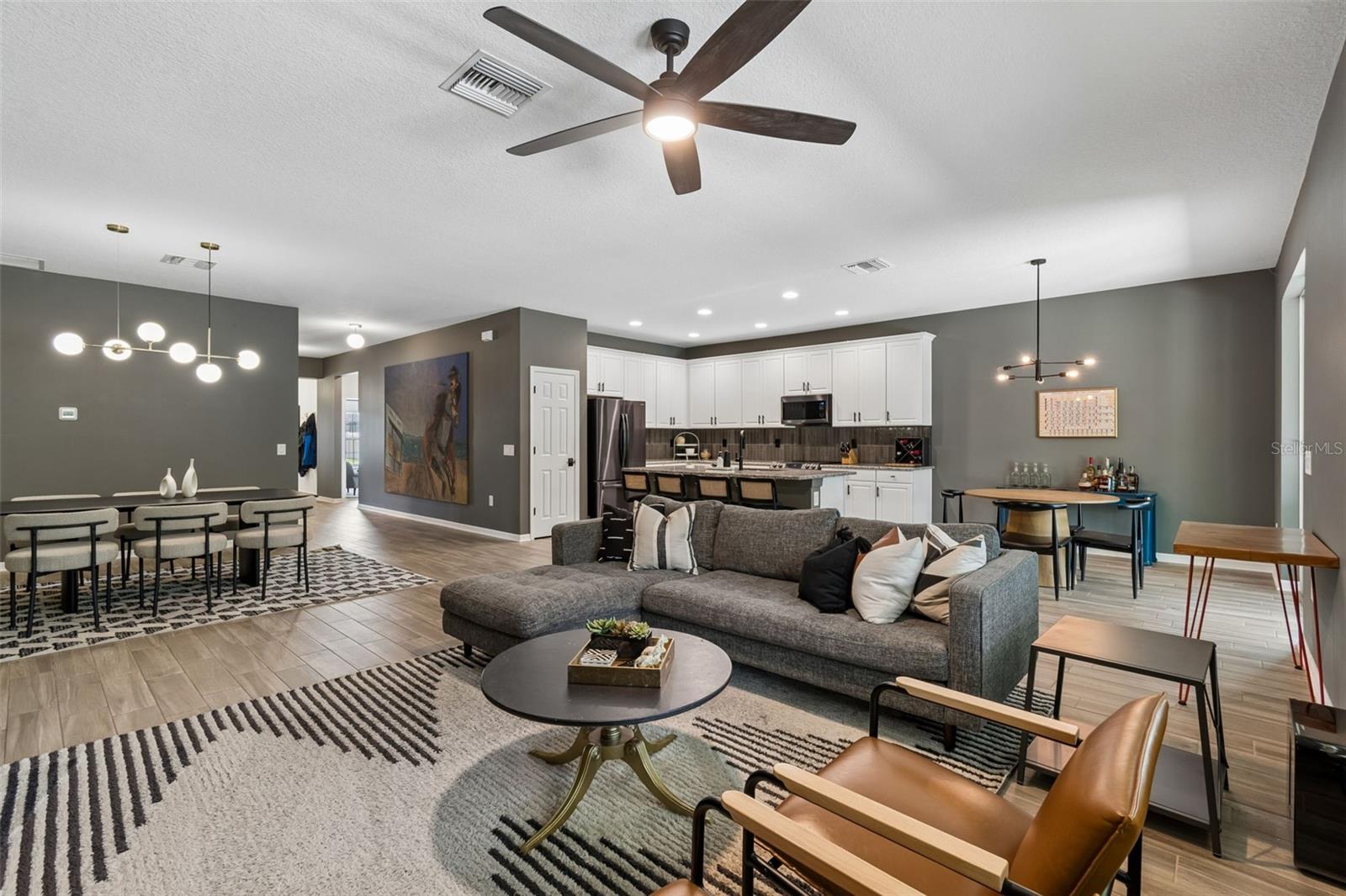 Listing photo id 29 for 18078 Romanesque Court