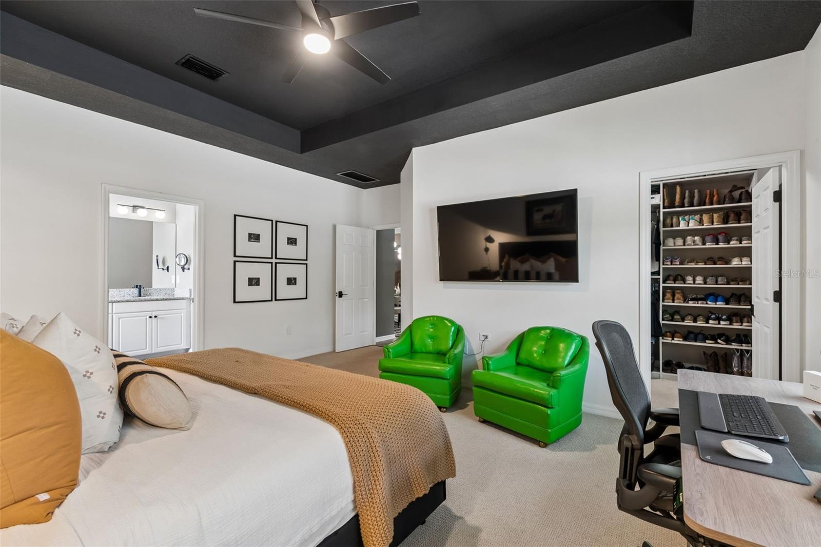 Listing photo id 3 for 18078 Romanesque Court