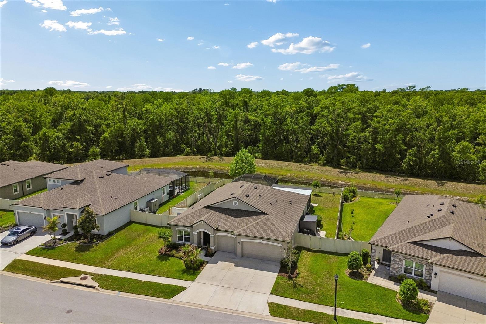 Listing photo id 80 for 18078 Romanesque Court