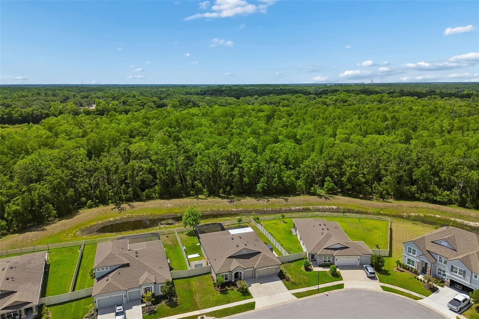 Listing photo id 82 for 18078 Romanesque Court