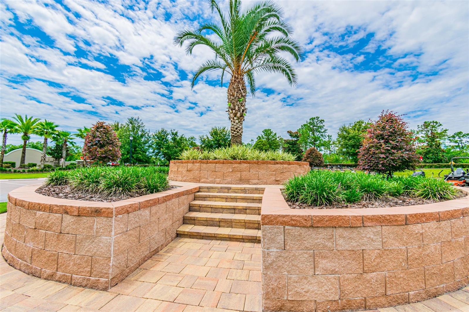 Listing photo id 91 for 18078 Romanesque Court