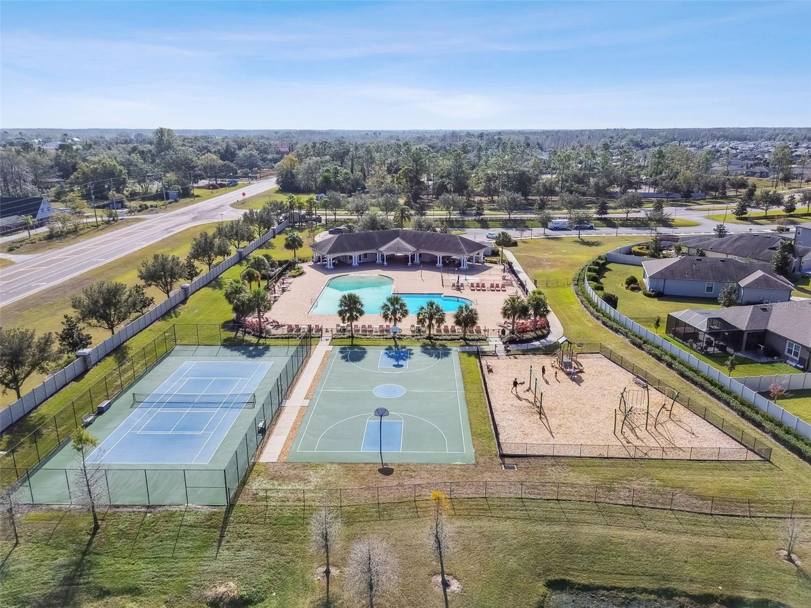 Listing photo id 95 for 18078 Romanesque Court