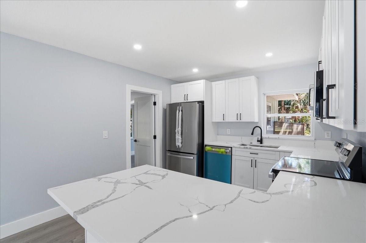 Image 10 of 25 For 761 29th Avenue S