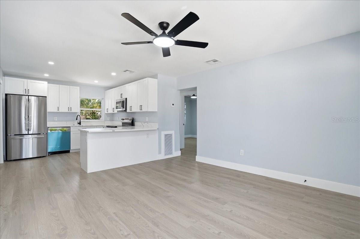 Image 4 of 25 For 761 29th Avenue S