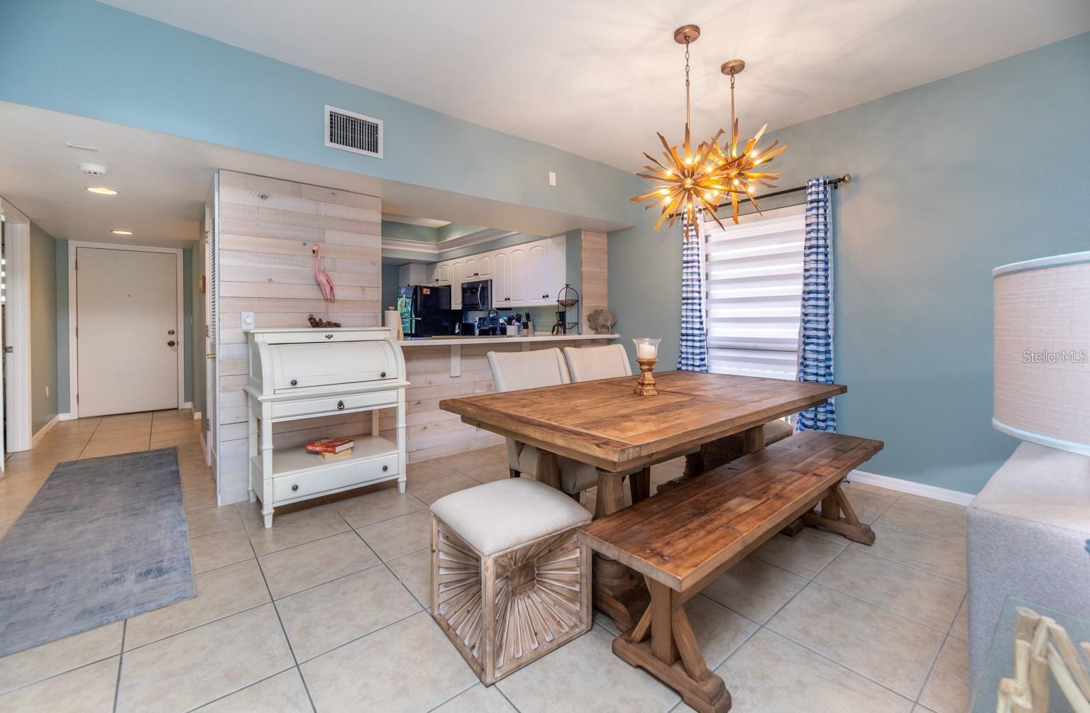 Image 11 of 41 For 6006 Gulf Drive 207