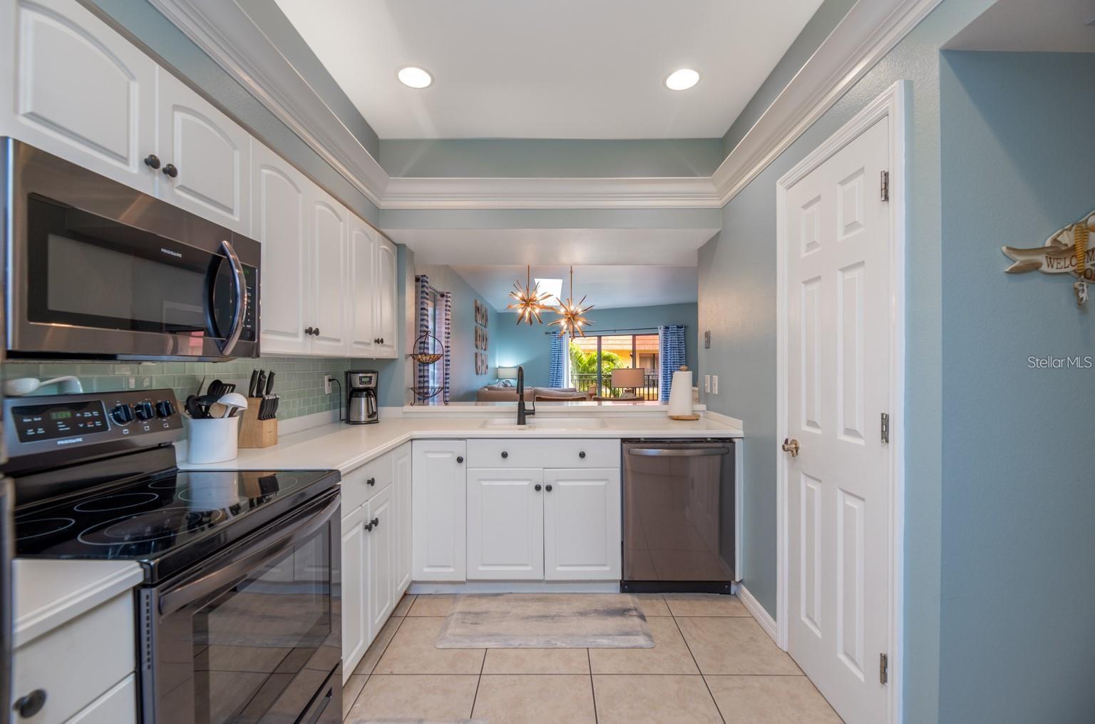 Image 13 of 41 For 6006 Gulf Drive 207