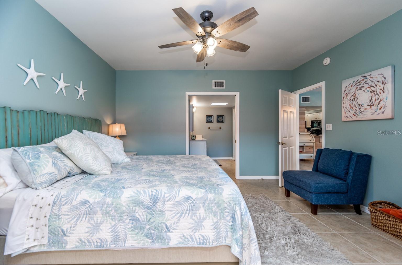 Image 20 of 41 For 6006 Gulf Drive 207