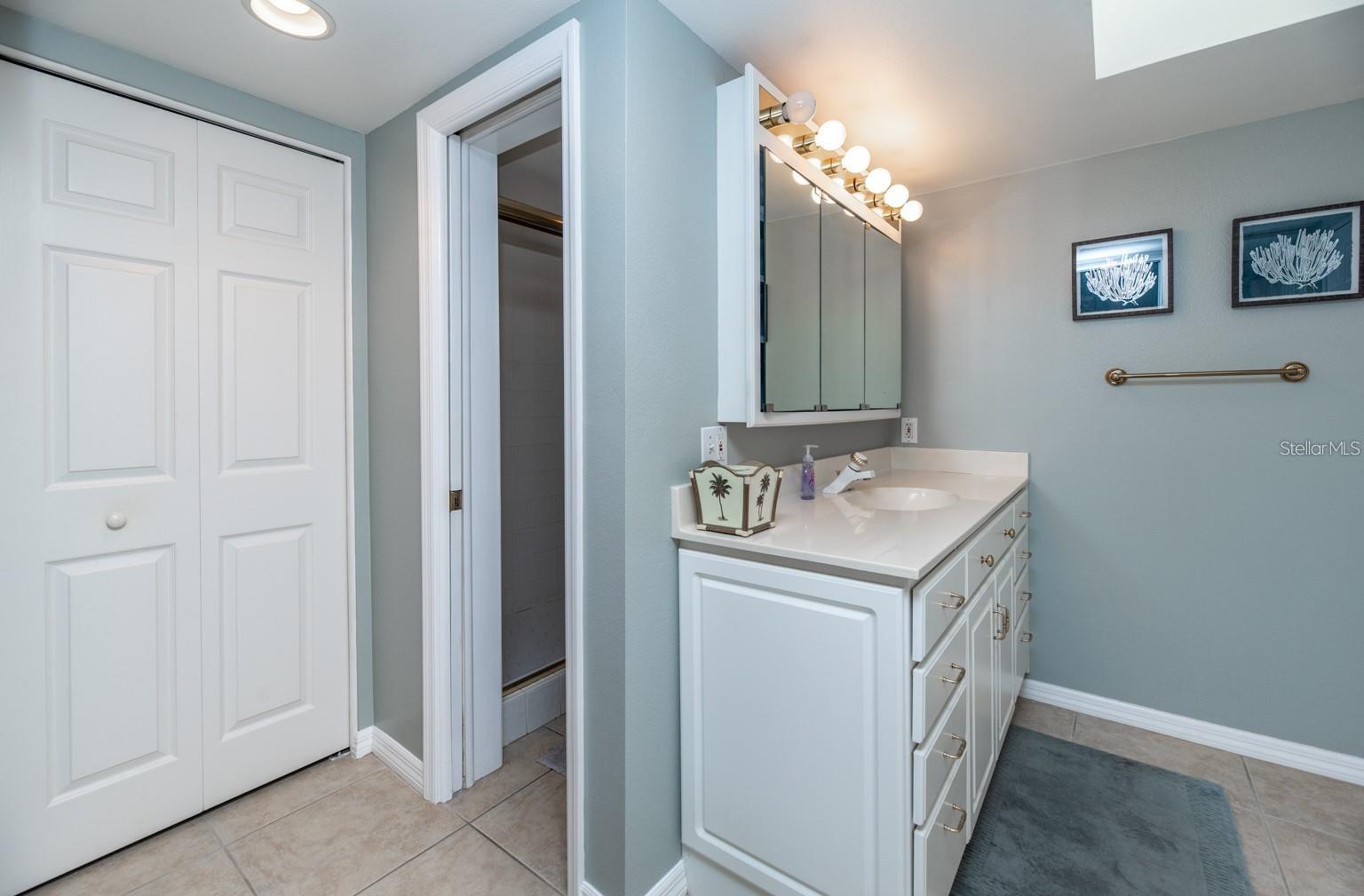 Image 23 of 41 For 6006 Gulf Drive 207