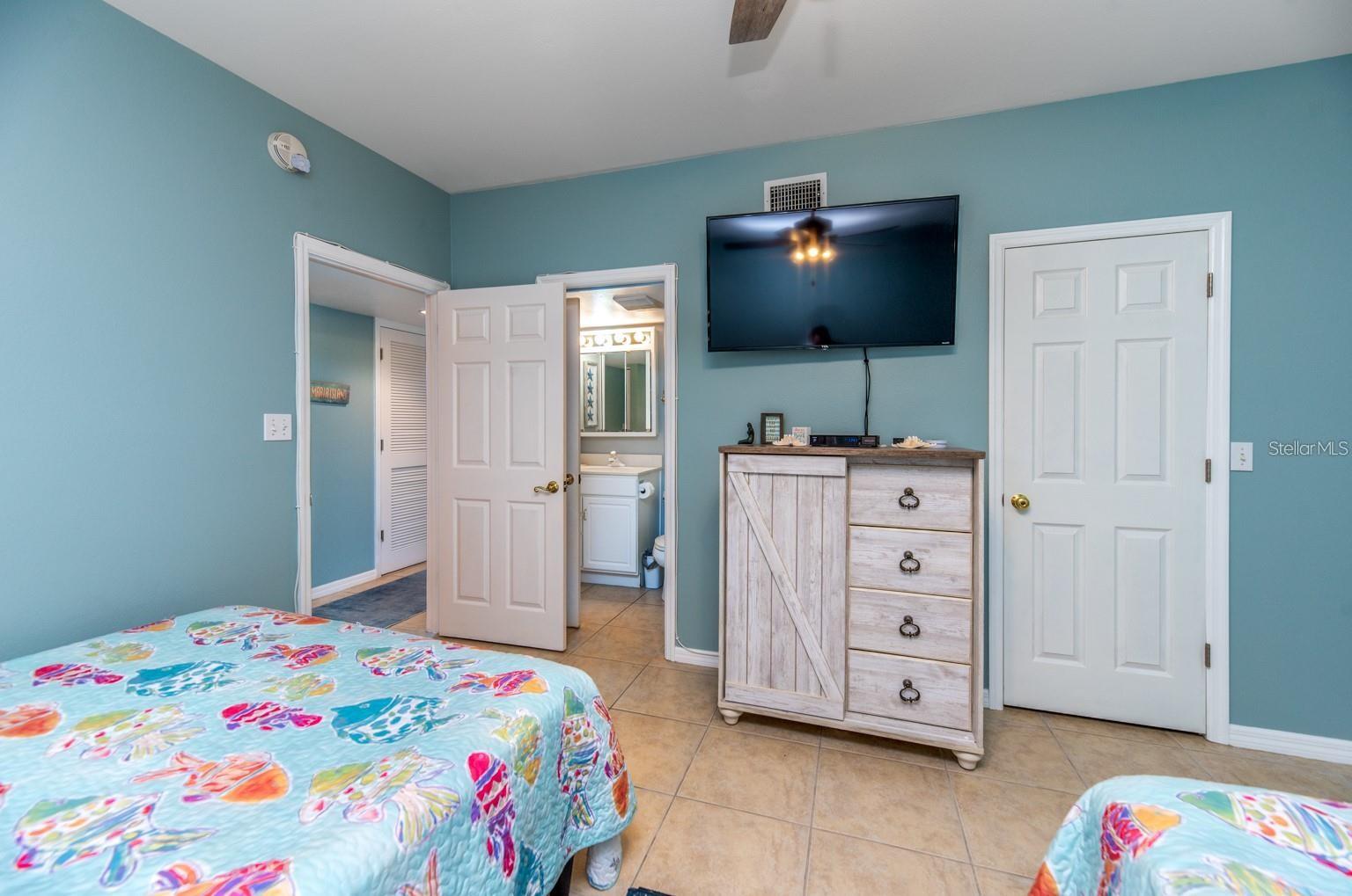 Image 26 of 41 For 6006 Gulf Drive 207