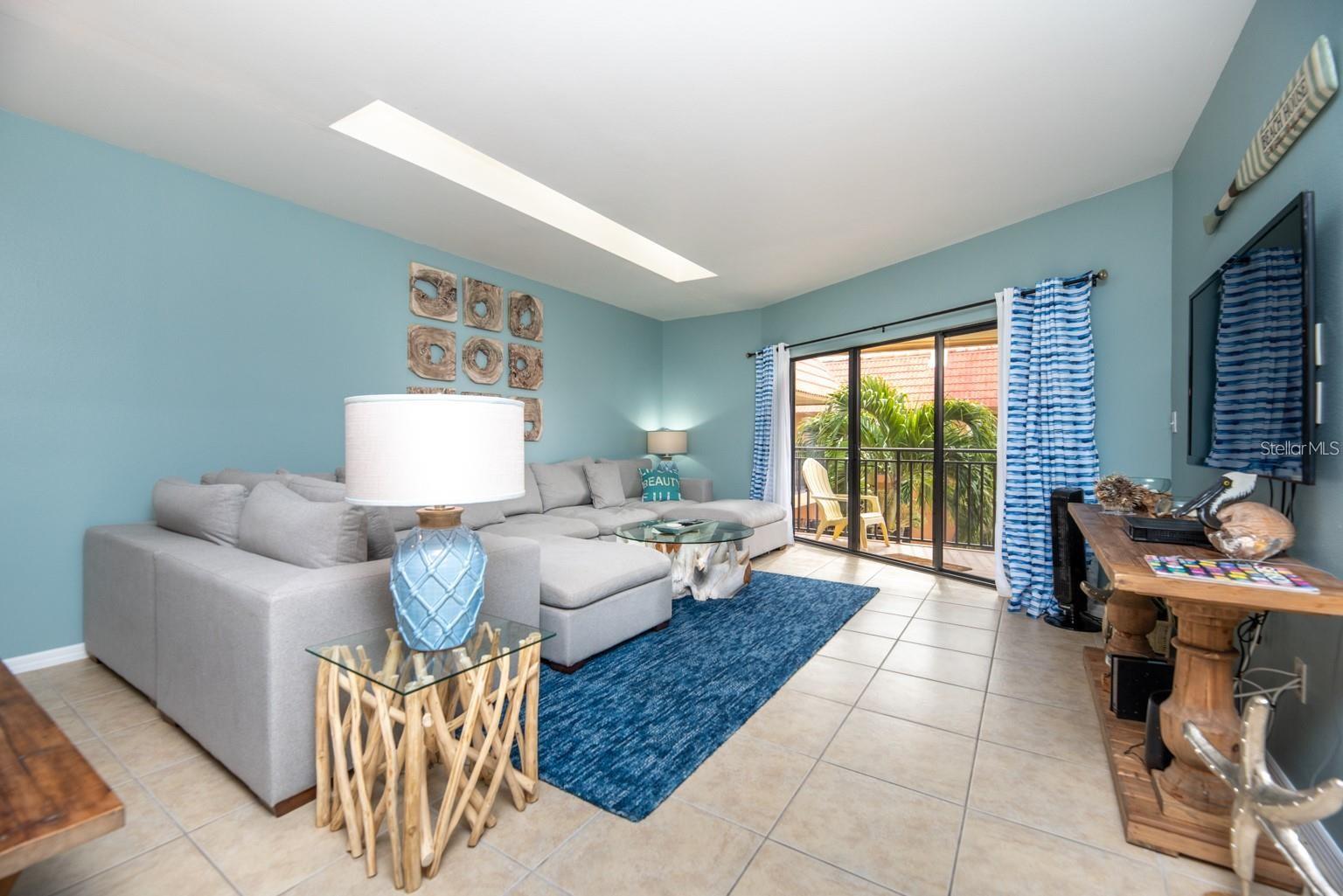 Image 6 of 41 For 6006 Gulf Drive 207