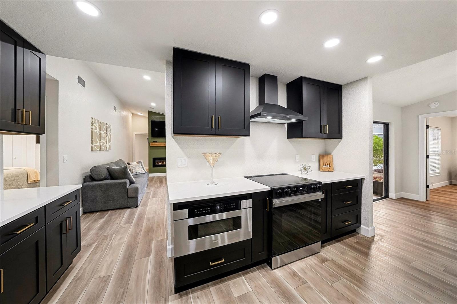 Image 12 of 29 For 11325 Glenmont Drive