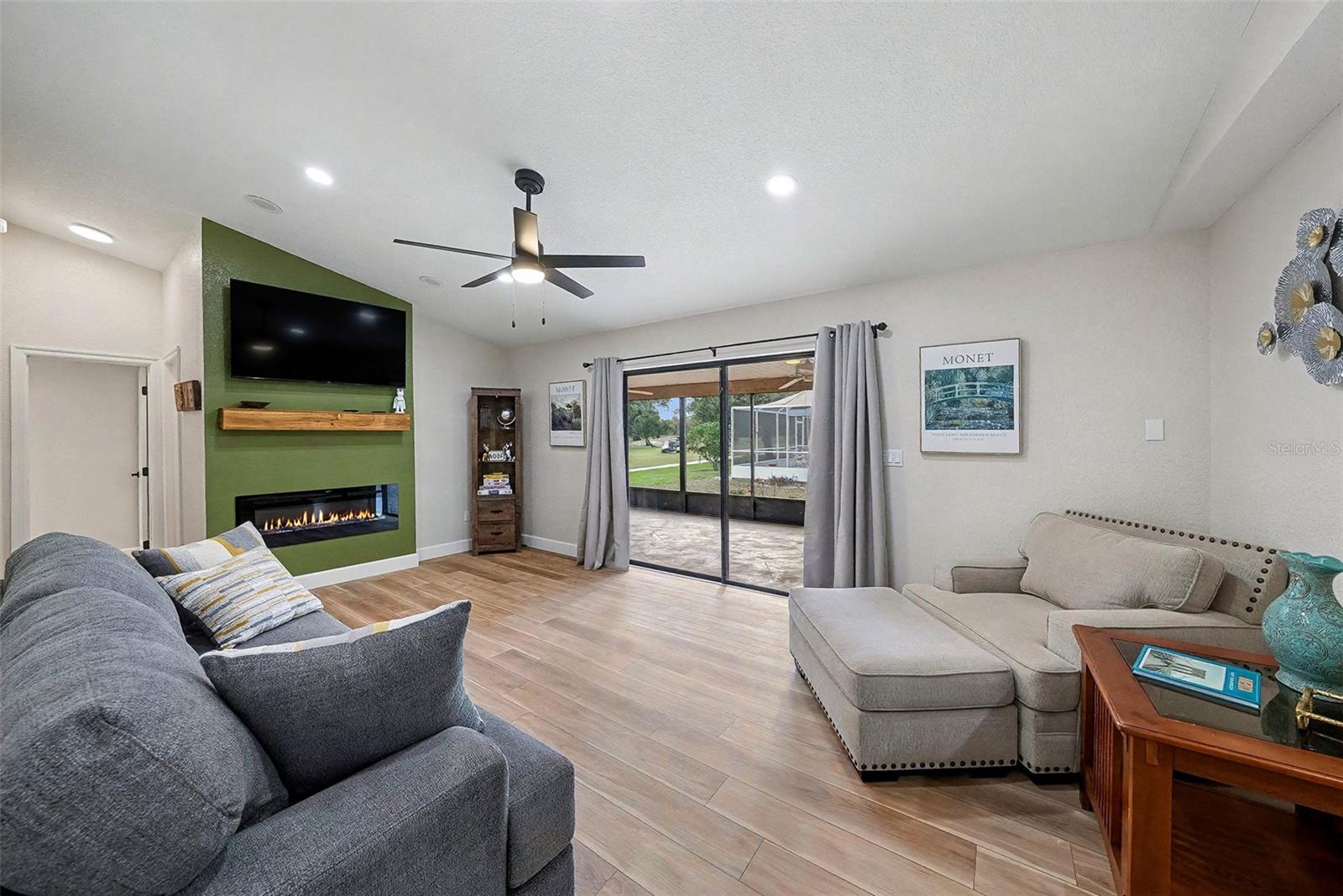 Image 13 of 29 For 11325 Glenmont Drive