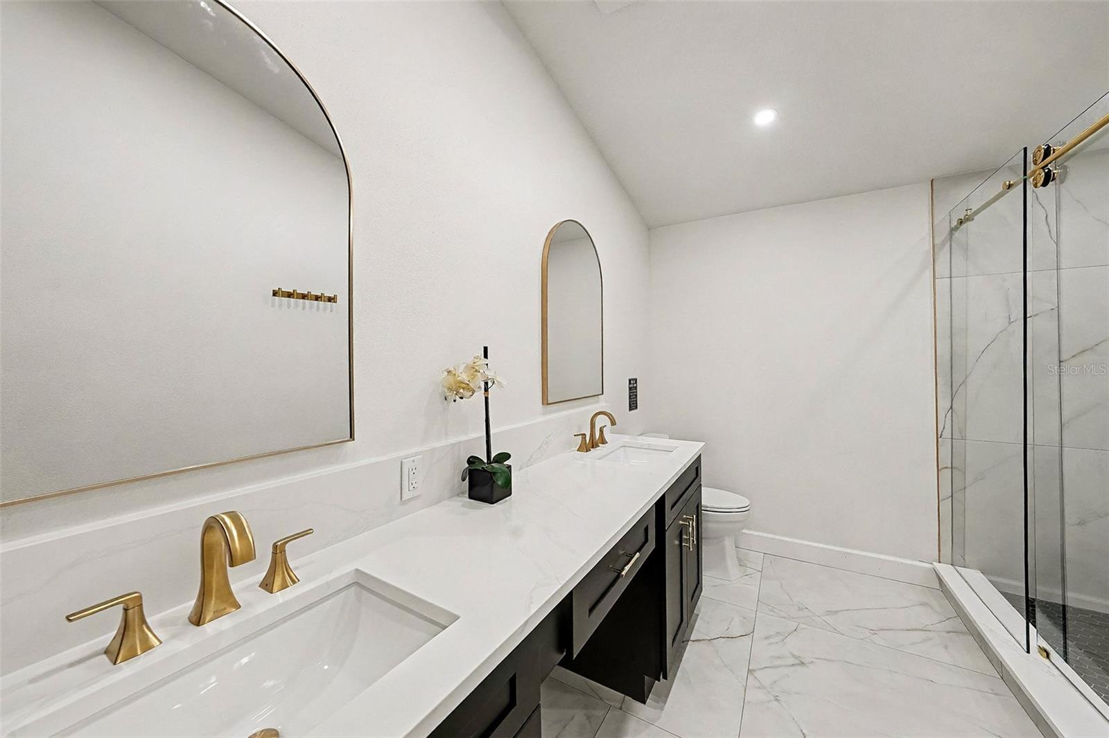 Image 23 of 29 For 11325 Glenmont Drive