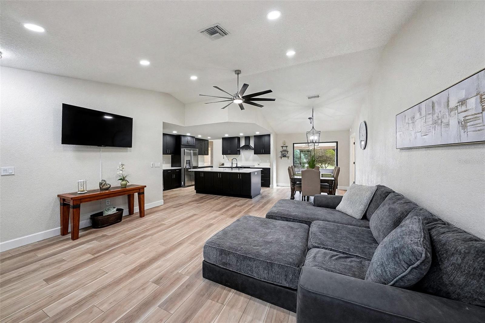 Image 4 of 29 For 11325 Glenmont Drive