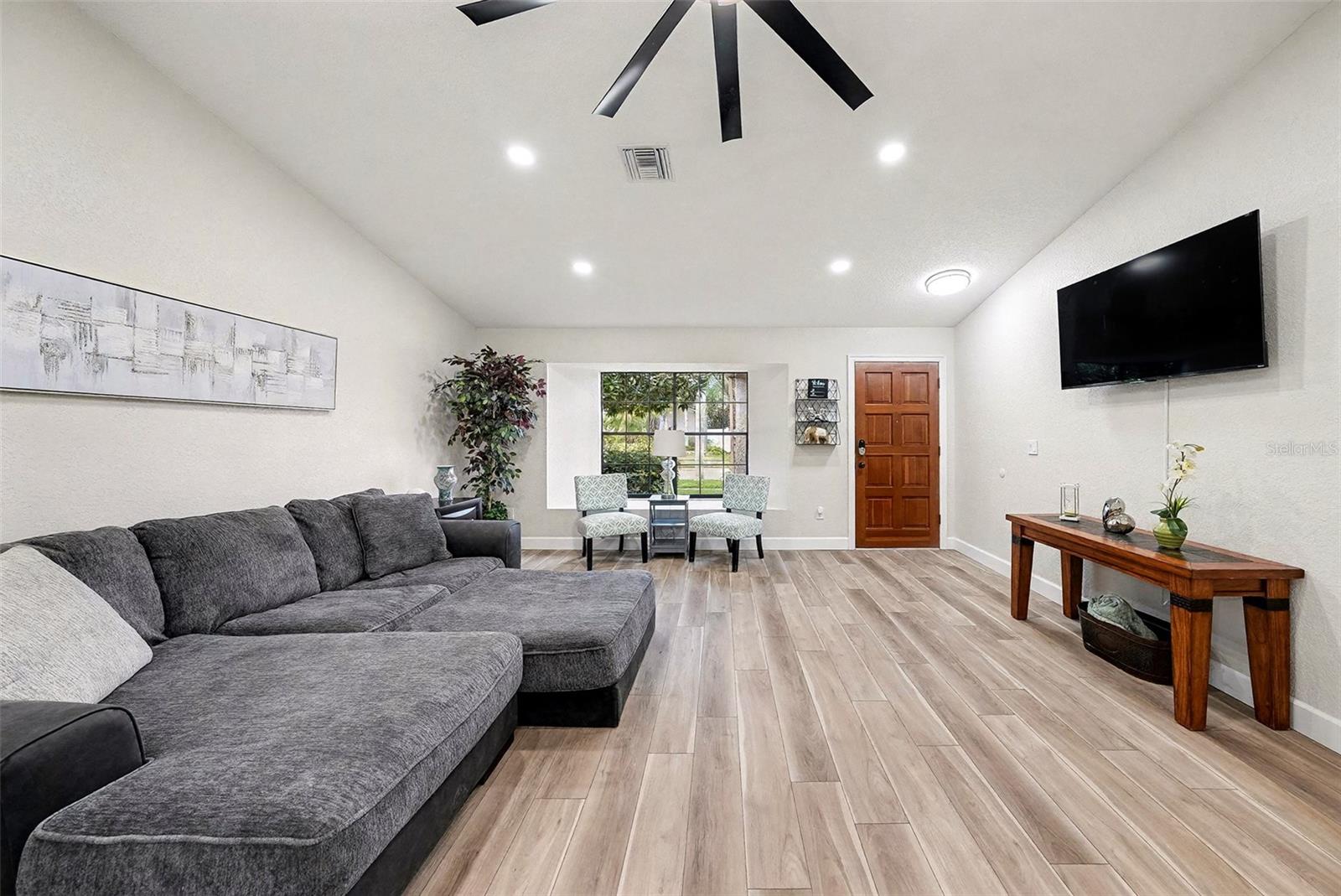 Image 5 of 29 For 11325 Glenmont Drive