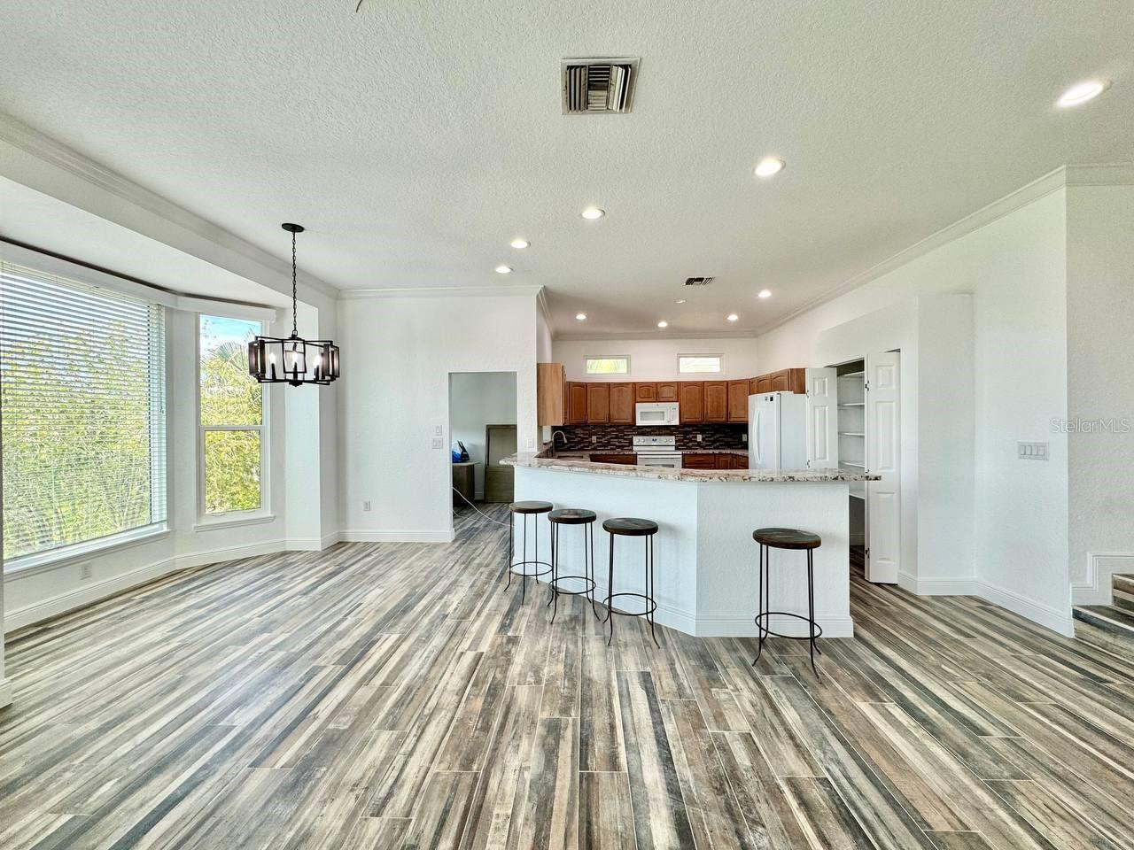 Image 10 of 62 For 2384 Creek Court