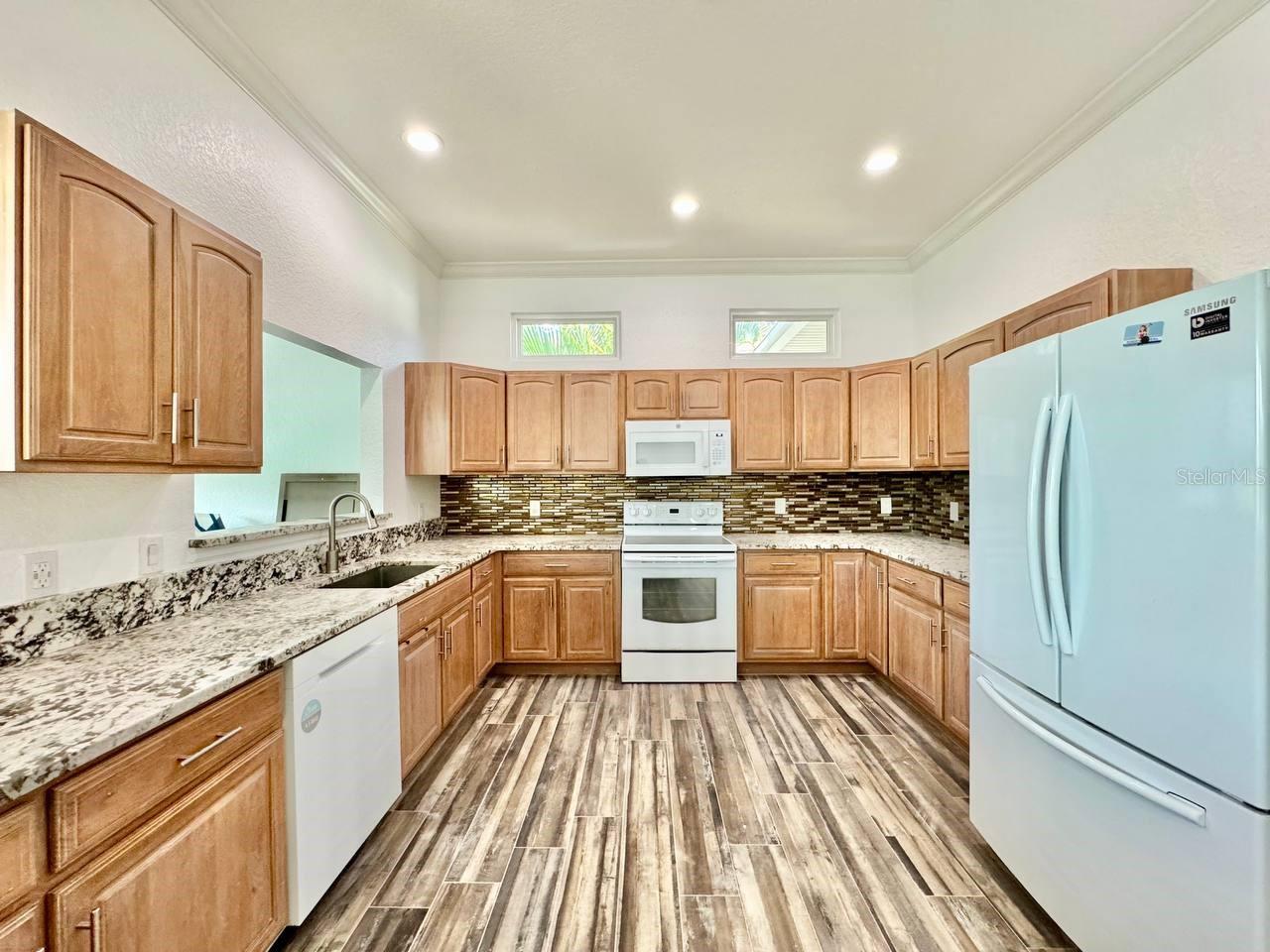 Image 12 of 62 For 2384 Creek Court