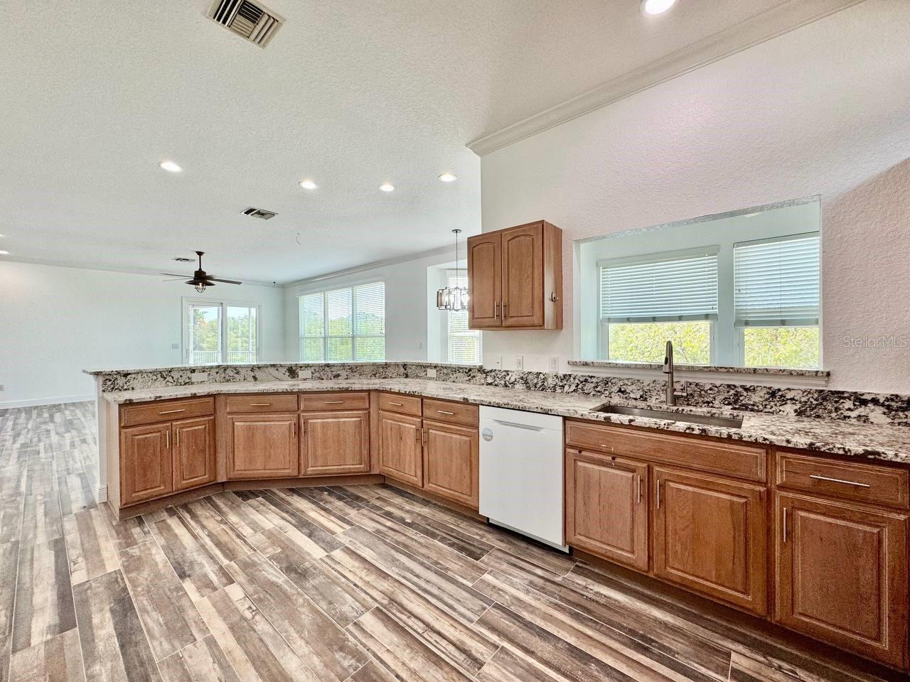 Image 14 of 62 For 2384 Creek Court