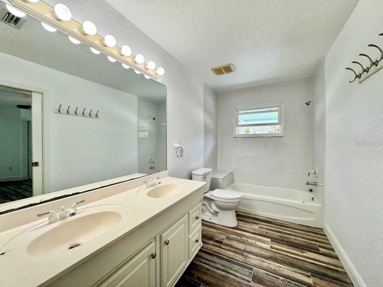 Image 37 of 62 For 2384 Creek Court