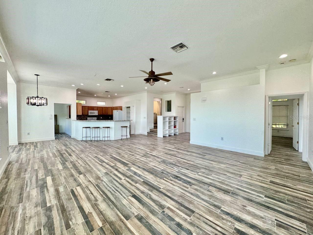 Image 7 of 62 For 2384 Creek Court