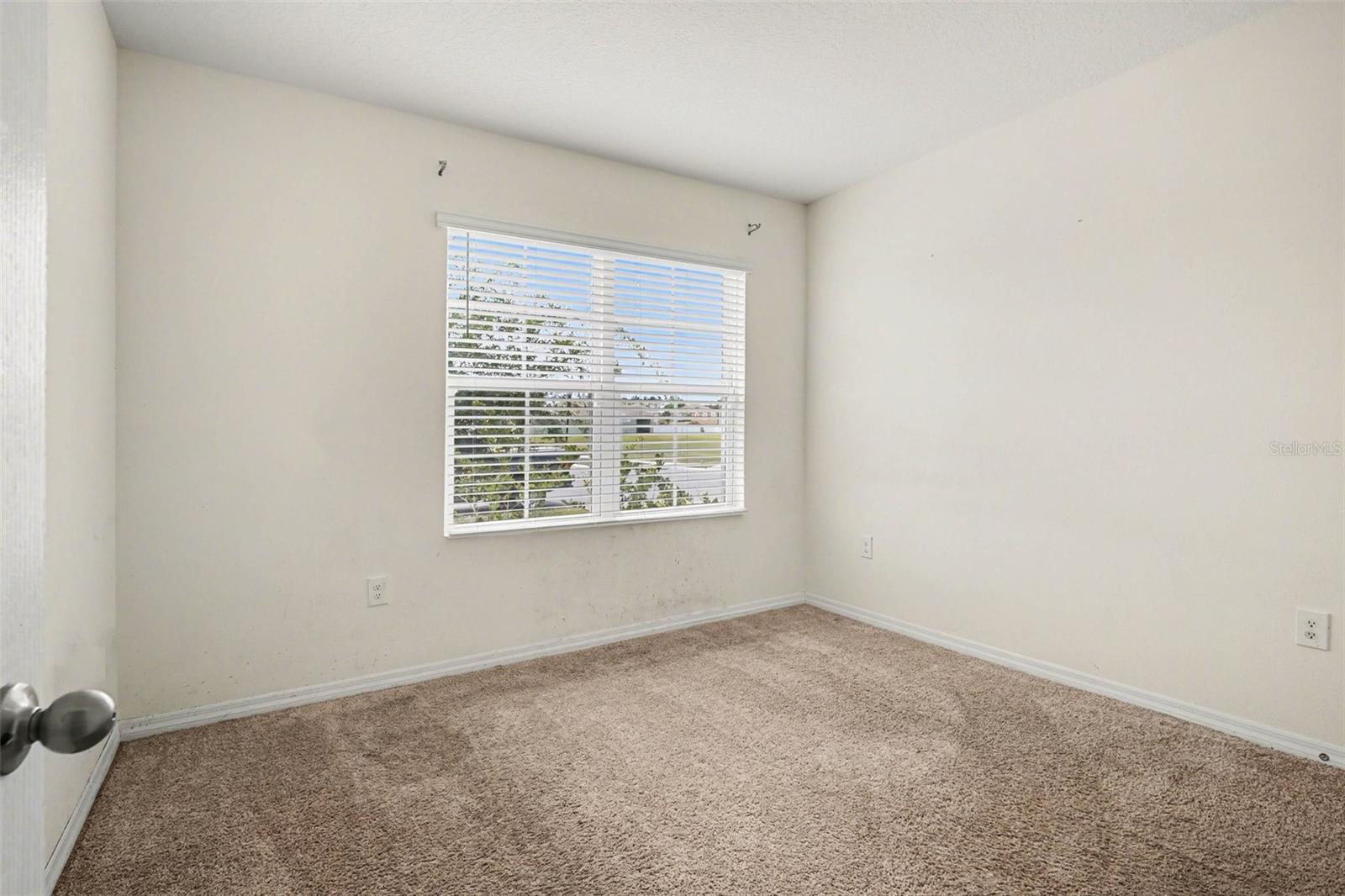 Image 13 of 31 For 693 Squires Grove Drive