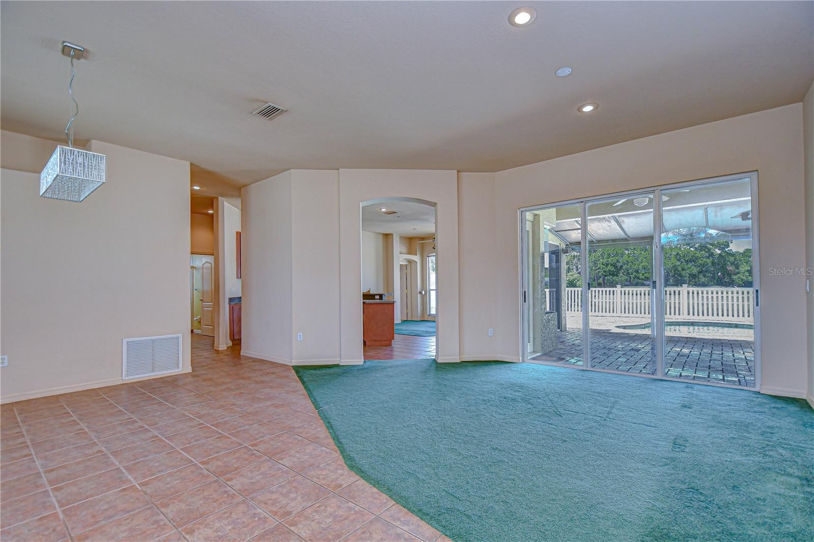 Listing photo id 8 for 4505 Bloomsbury Court