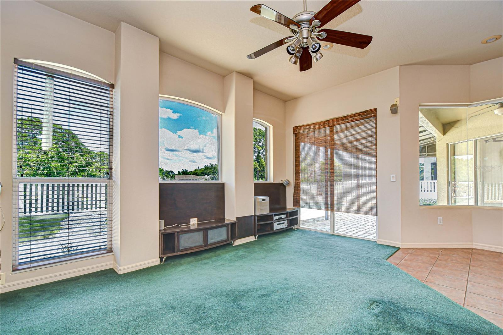Listing photo id 14 for 4505 Bloomsbury Court