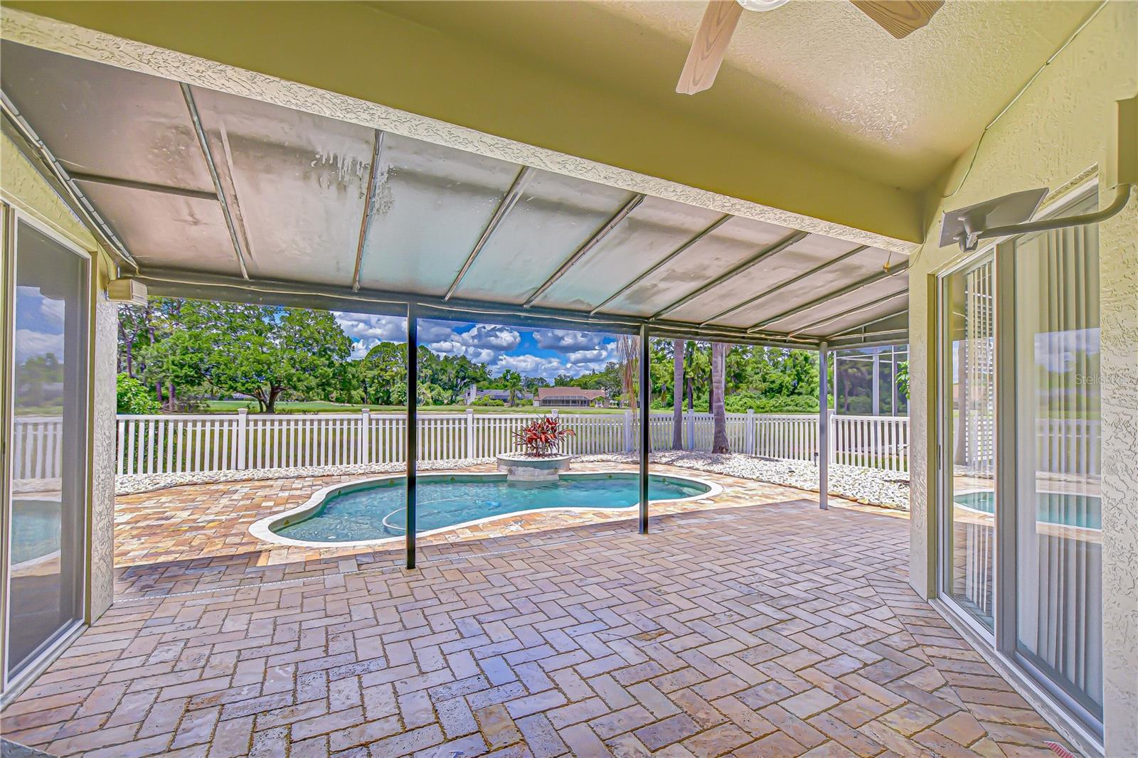 Listing photo id 25 for 4505 Bloomsbury Court