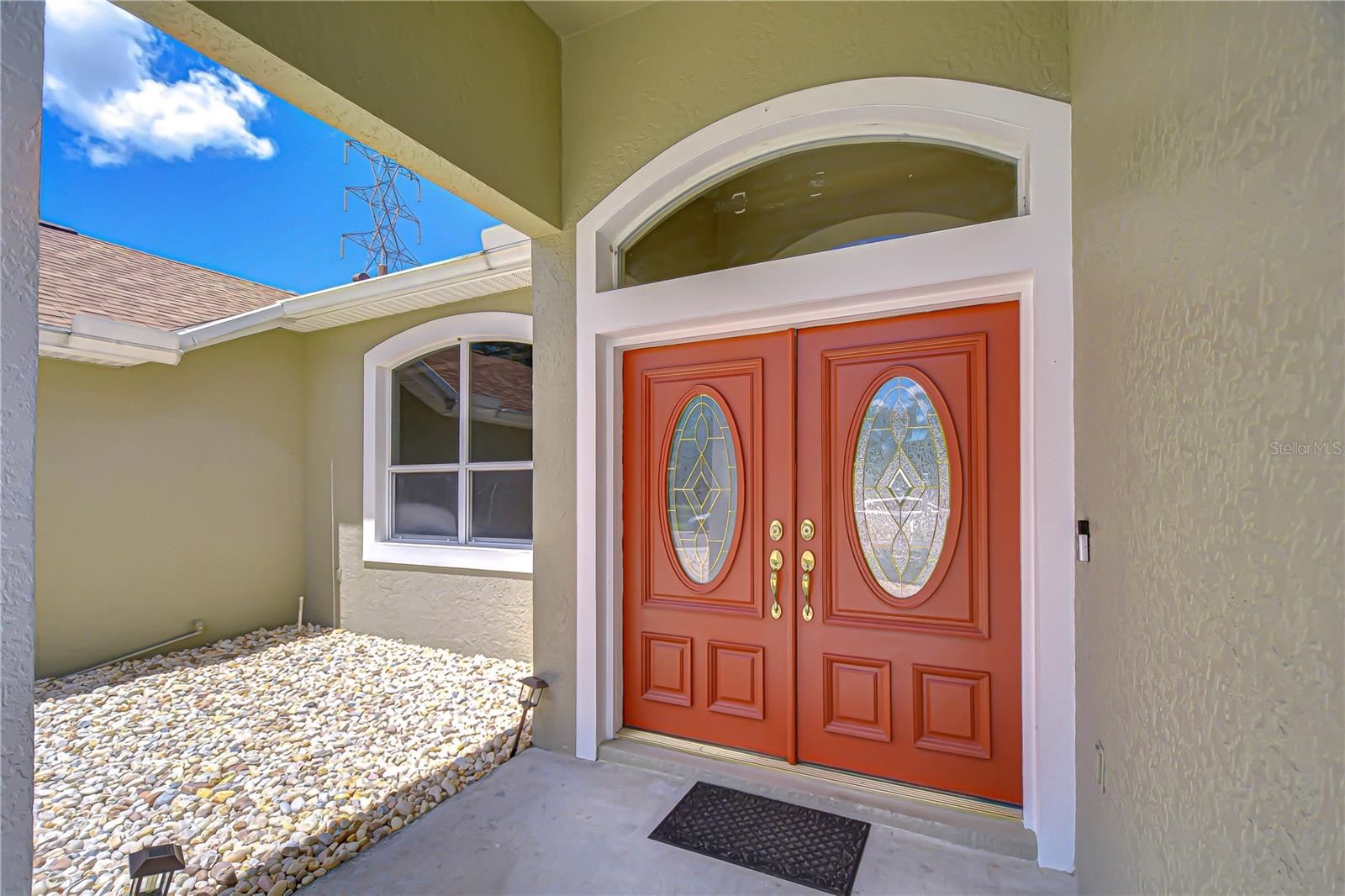 Listing photo id 2 for 4505 Bloomsbury Court